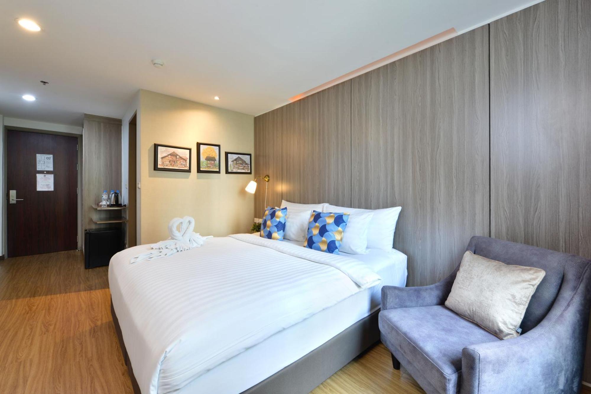 Bedever Boutique Bangkok Hotel - Bts Phra Khanong Bagian luar foto