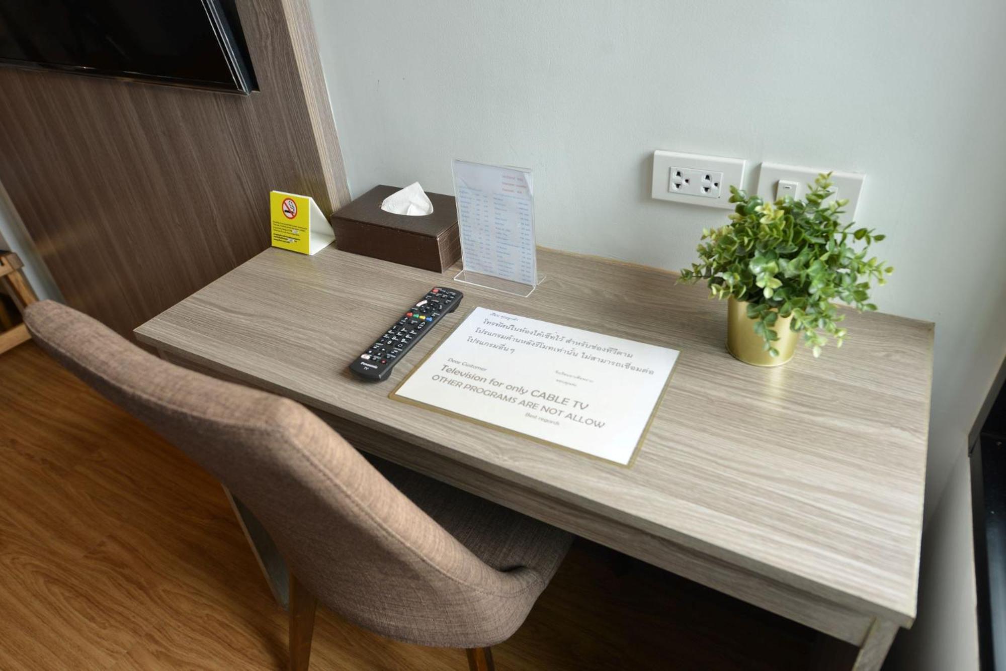 Bedever Boutique Bangkok Hotel - Bts Phra Khanong Bagian luar foto