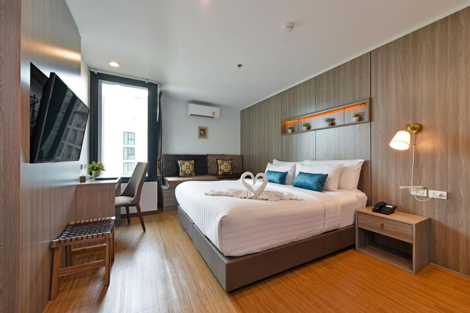 Bedever Boutique Bangkok Hotel - Bts Phra Khanong Bagian luar foto