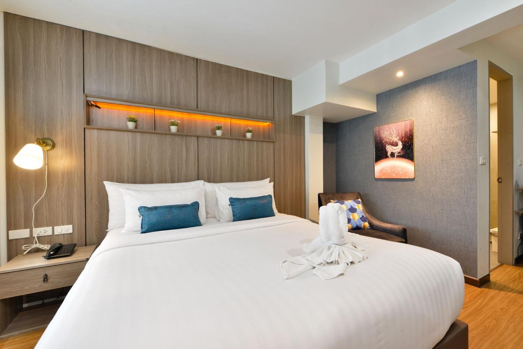Bedever Boutique Bangkok Hotel - Bts Phra Khanong Bagian luar foto