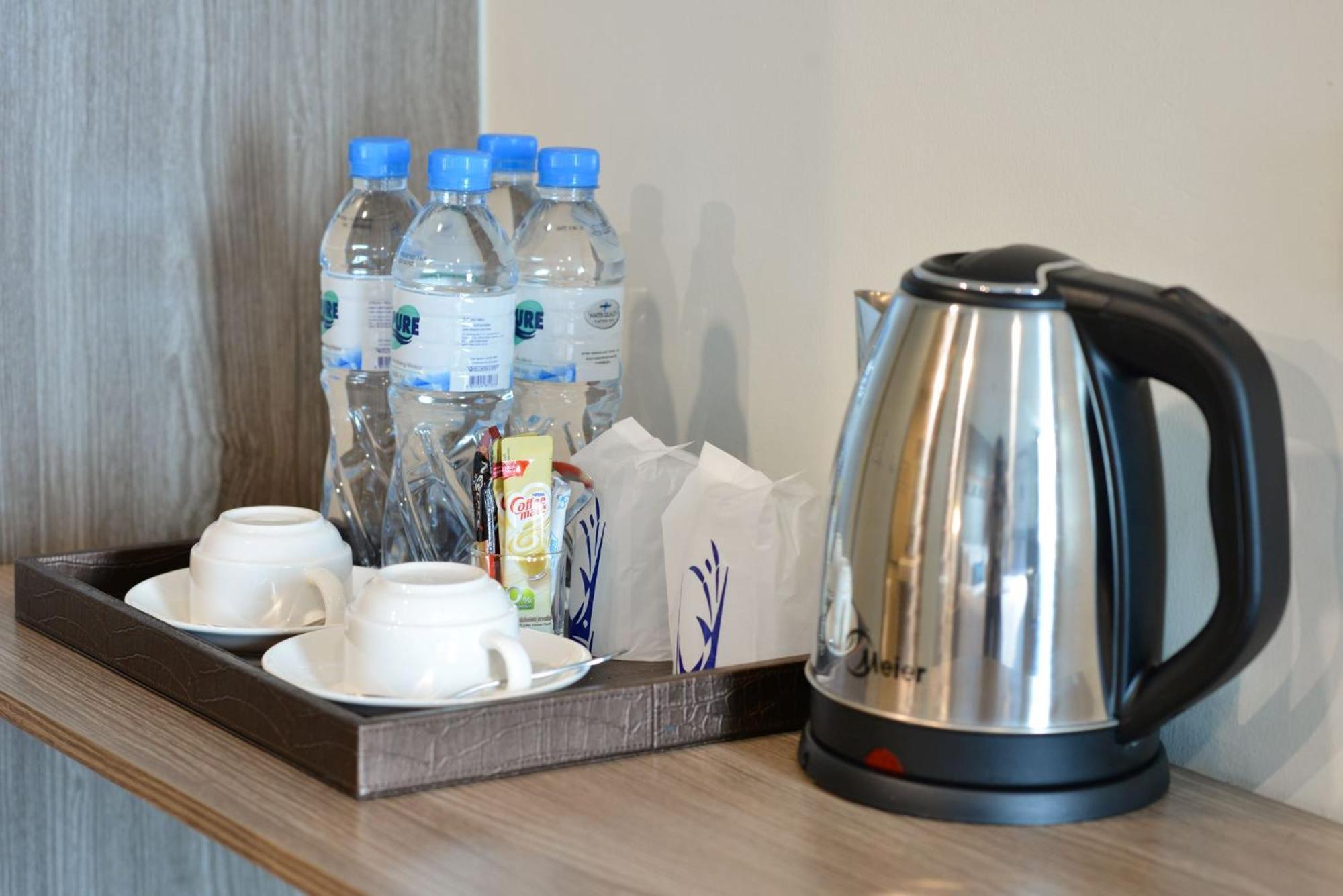 Bedever Boutique Bangkok Hotel - Bts Phra Khanong Bagian luar foto