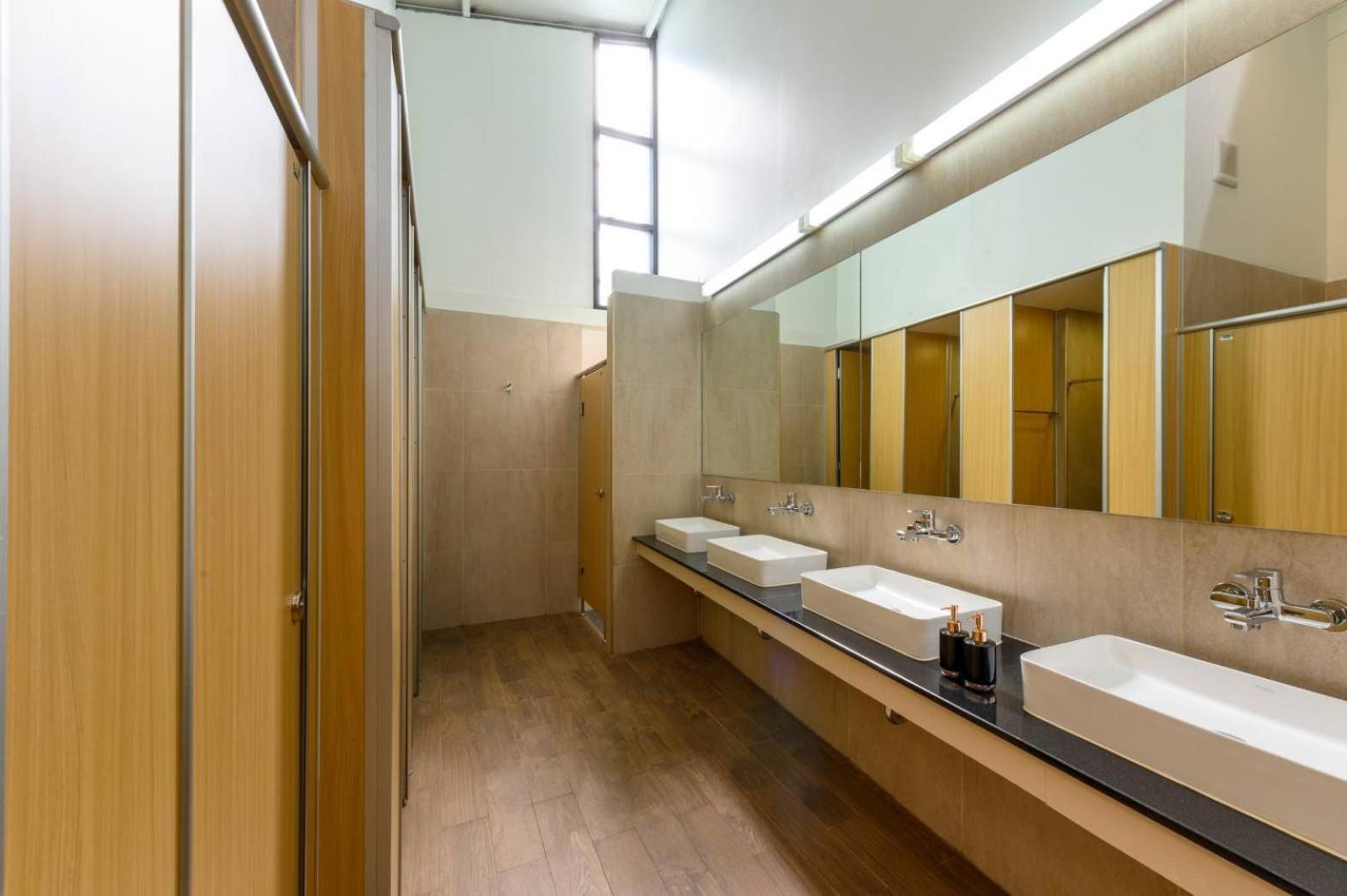 Bedever Boutique Bangkok Hotel - Bts Phra Khanong Bagian luar foto